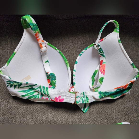 Shade & Shore Bikini Set - White Floral - Size 34D/Small - Picture 5 of 8
